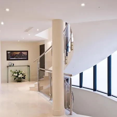 Villa 10 Bedrooms New Golden Mile, Marbella *