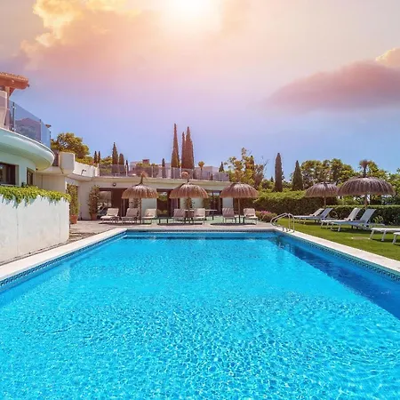 Villa 10 Bedrooms New Golden Mile, Marbella *