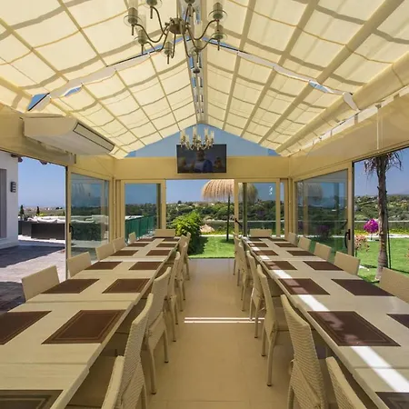 Villa 10 Bedrooms New Golden Mile, Marbella