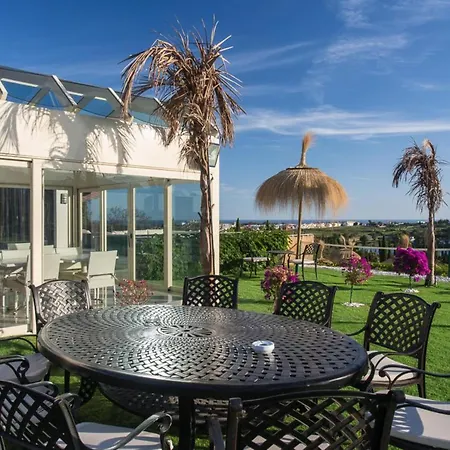 10 Bedrooms New Golden Mile, Marbella Villa