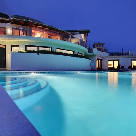 10 Bedrooms New Golden Mile, Marbella Estepona
